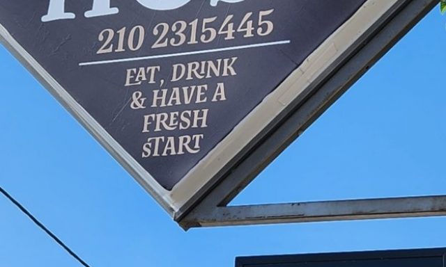 FRESH COFFEE & SNACKS