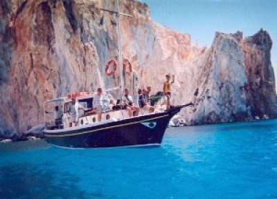 ANDREAS CRUISES ON PERSEAS