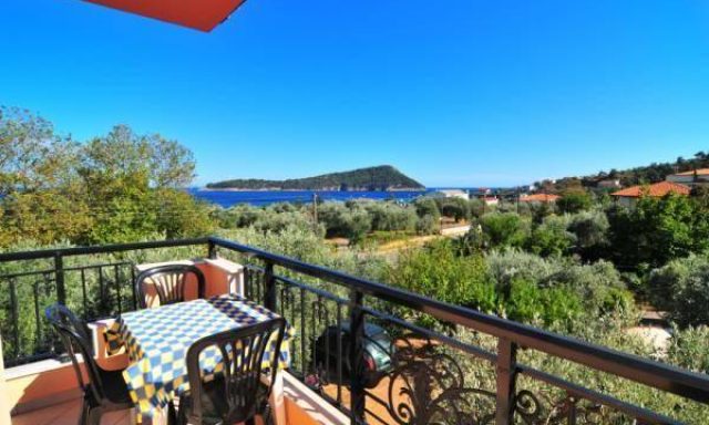 STUDIOS BETTY – ΑΝΔΡΙΑΝΙΔΟΥ ΜΑΡΙΝΑ Ι.